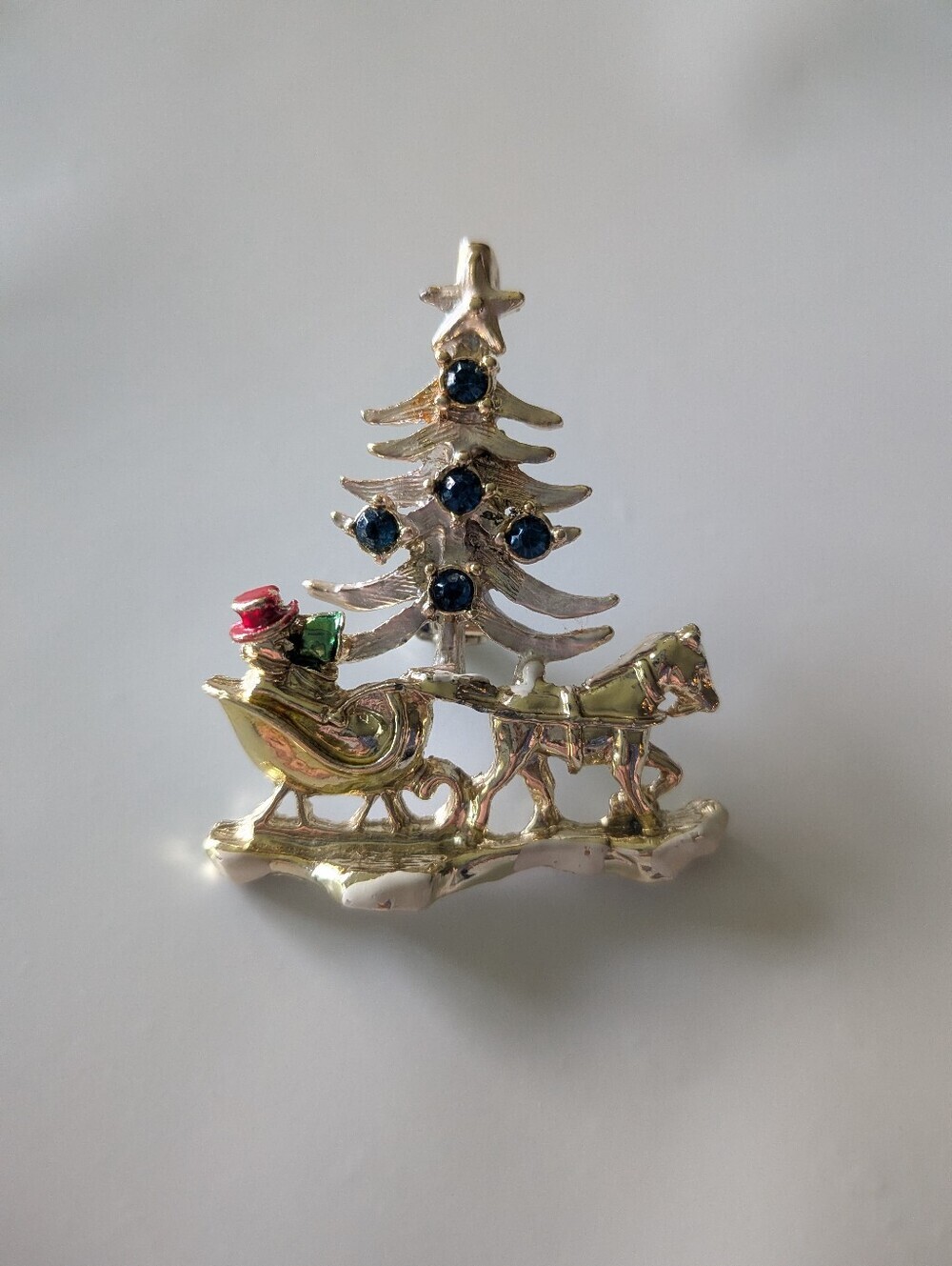 Vintage Horse Drawn Sleigh Christmas Tree Brooch